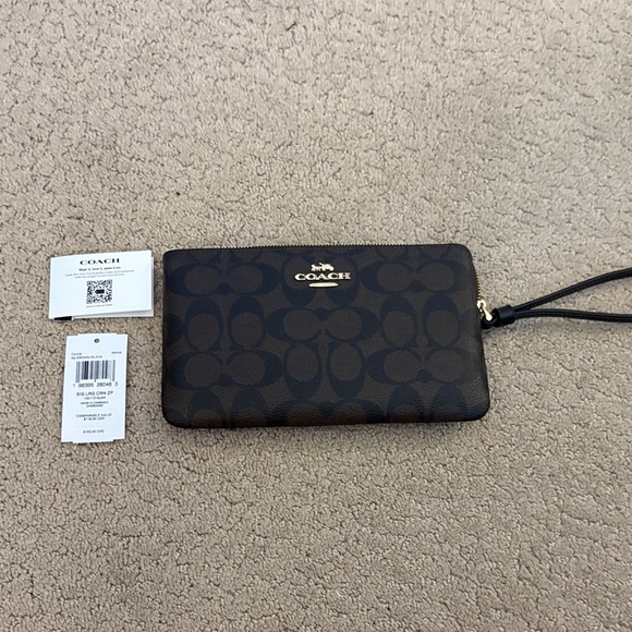 Coach Signature Brown and Black Wristlet NWT - Picture 1 of 5